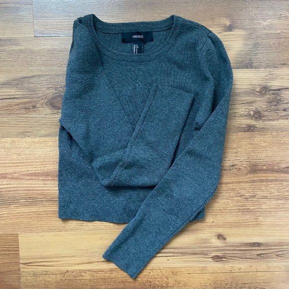 Grey Cropped Sweater – Forever 21 - Picture 2 of 3